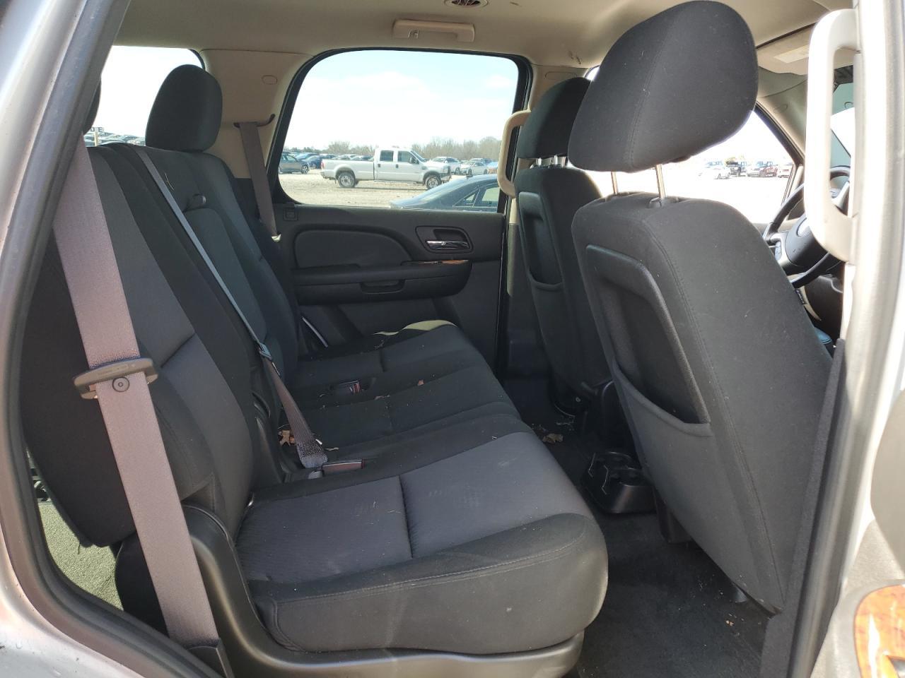 2011 CHEVROLET Tahoe
