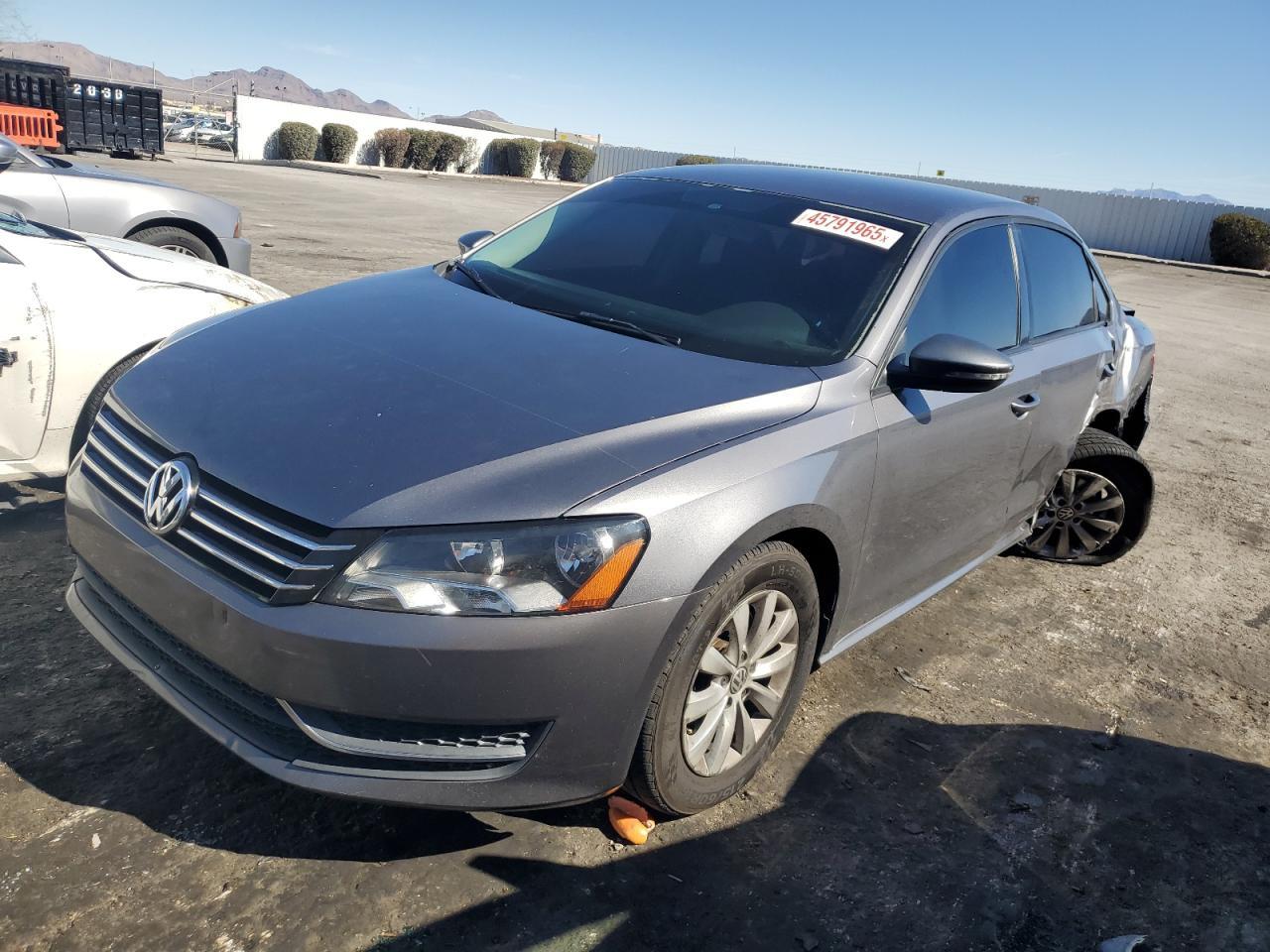 2012 VOLKSWAGEN Passat