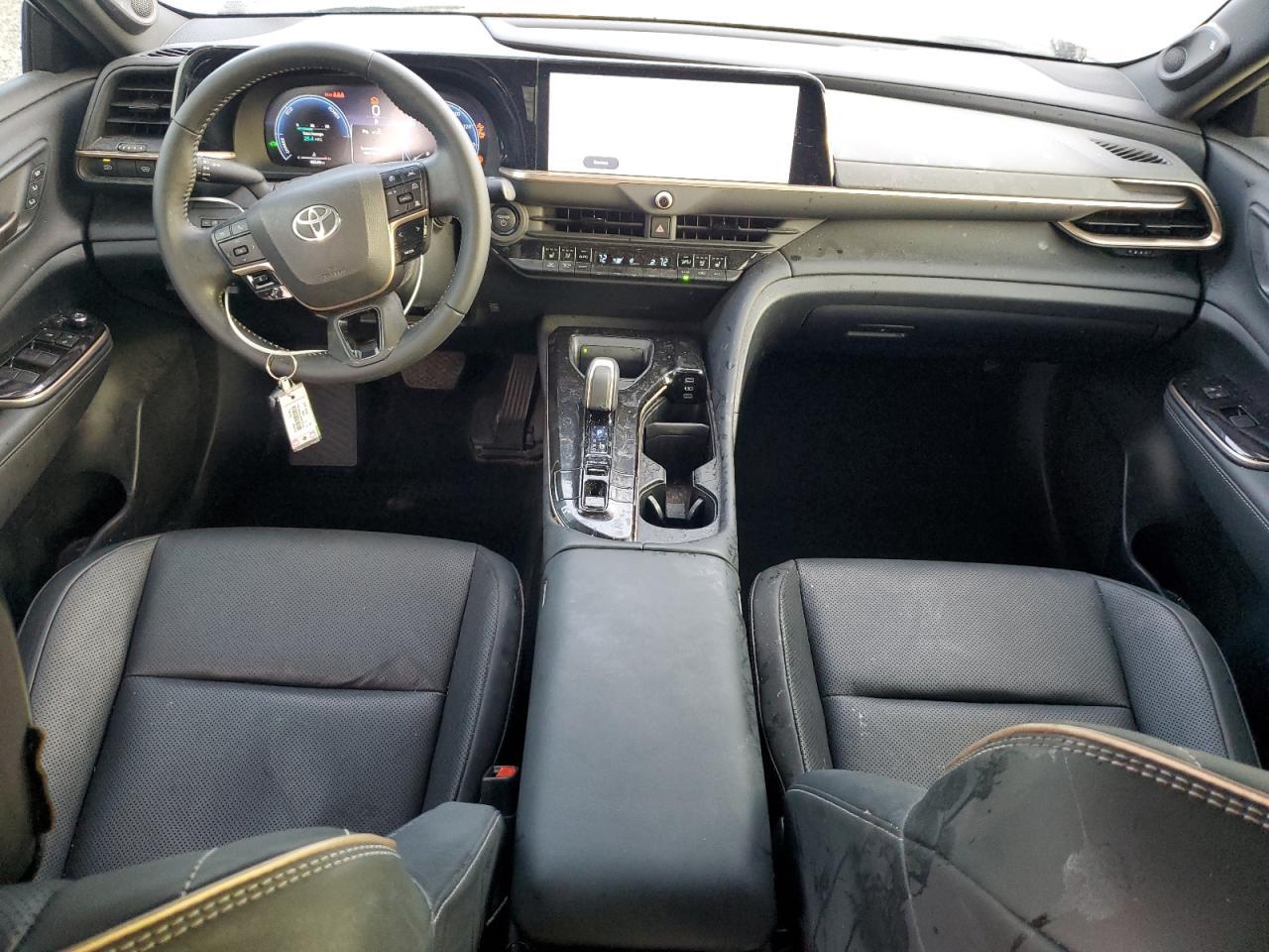 2024 TOYOTA Crown