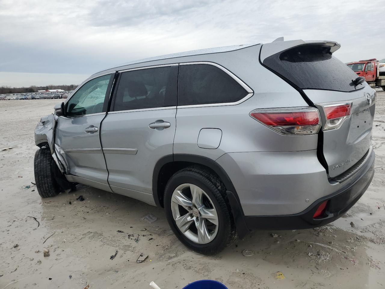 2015 TOYOTA HIGHLANDER