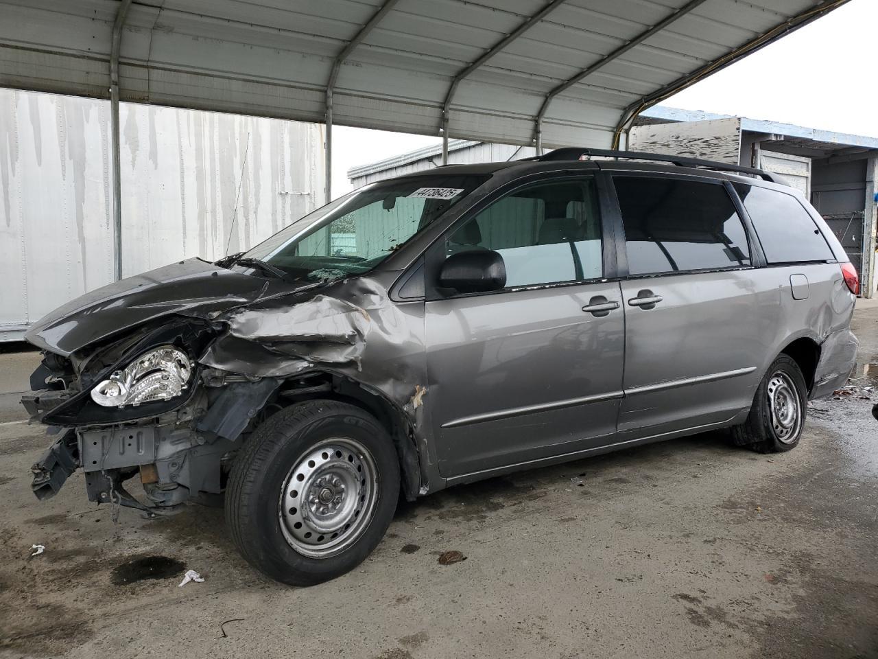 2004 TOYOTA SIENNA