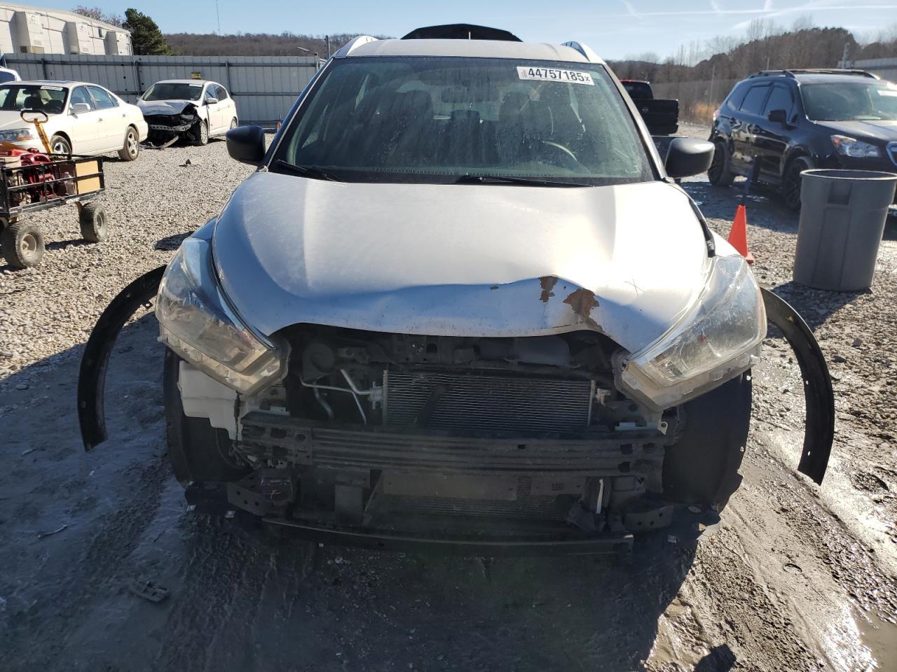 2019 NISSAN KICKS