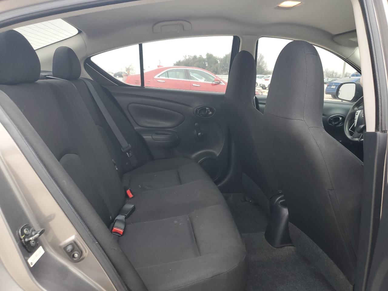 2015 NISSAN VERSA