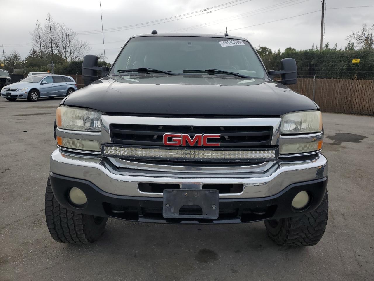 2005 GMC Sierra