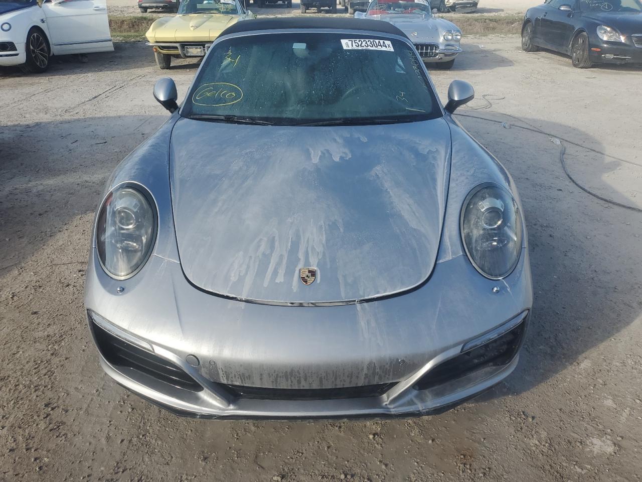 2017 PORSCHE 911