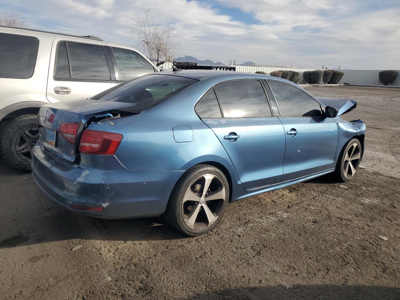 2016 VOLKSWAGEN JETTA