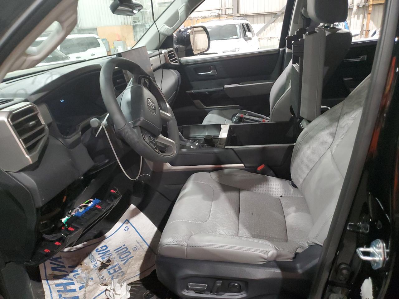 2024 TOYOTA Sequoia