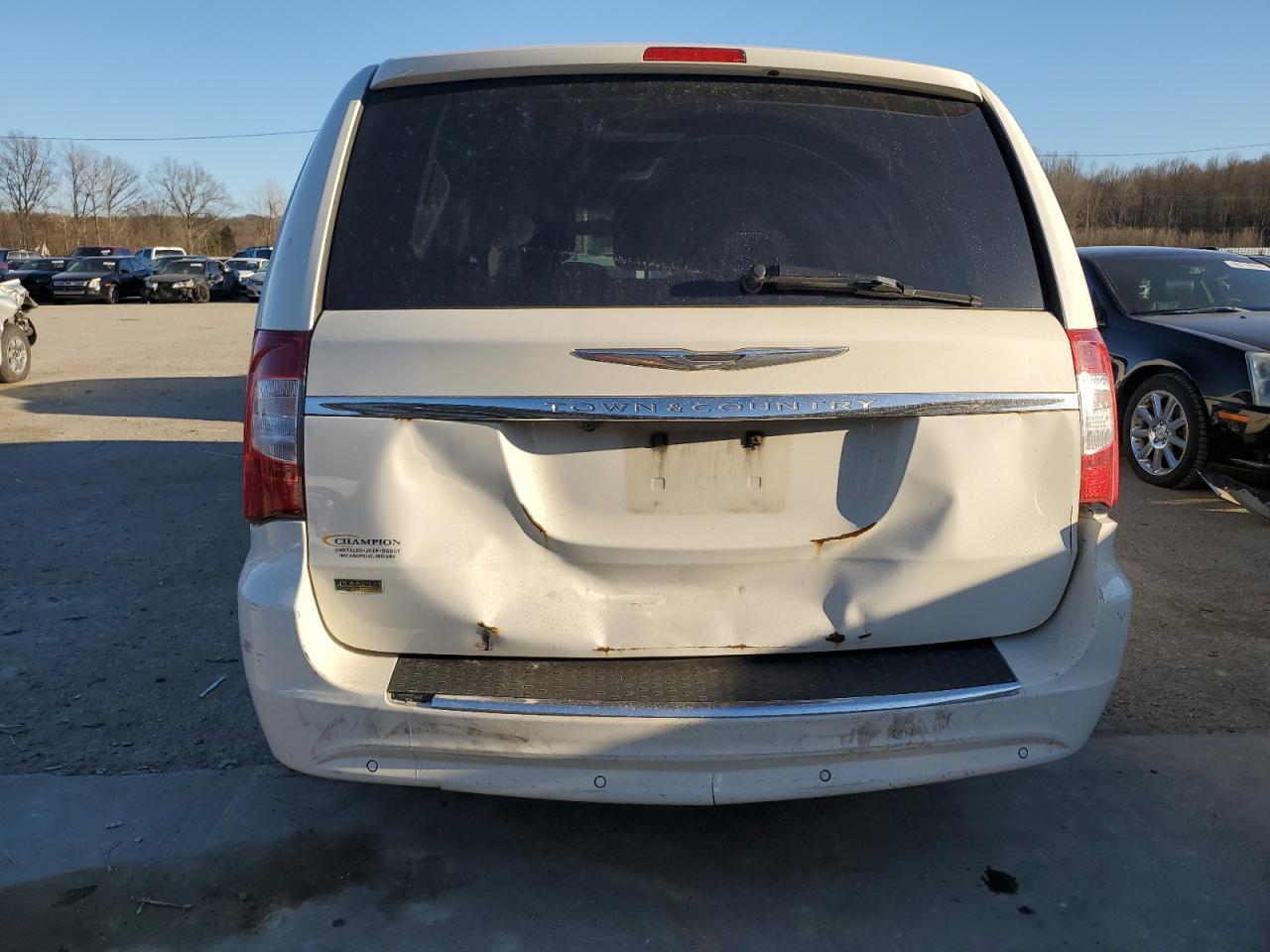 2012 CHRYSLER Town & Country