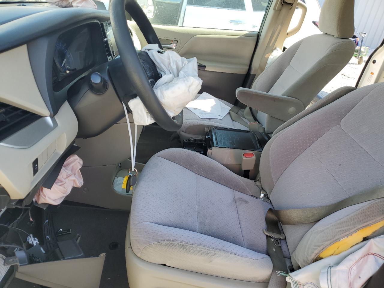 2018 TOYOTA SIENNA
