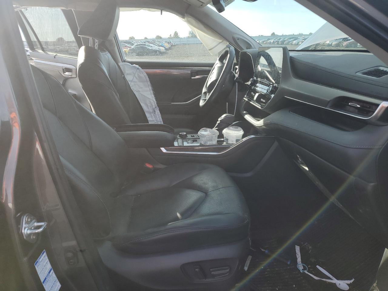 2022 TOYOTA HIGHLANDER