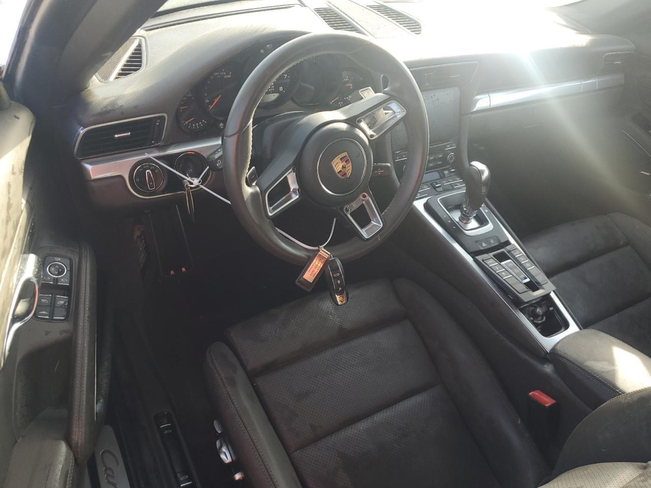 2017 PORSCHE 911