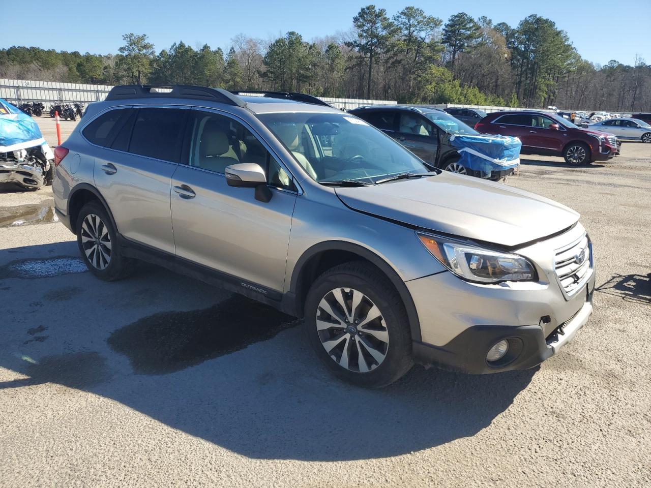2015 SUBARU Outback