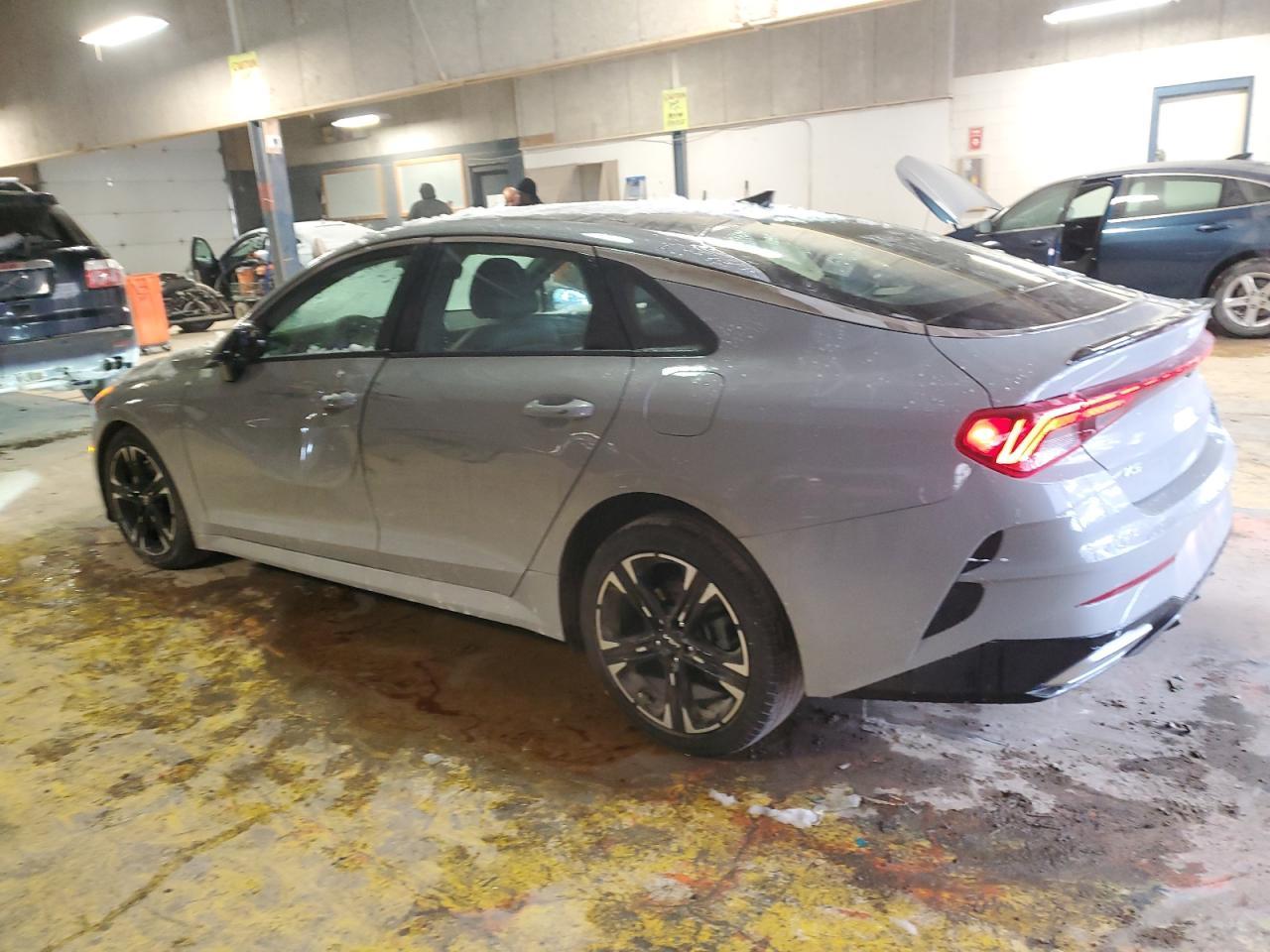 2023 KIA K5