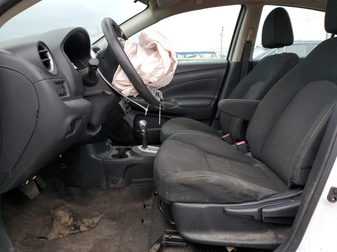 2017 NISSAN VERSA