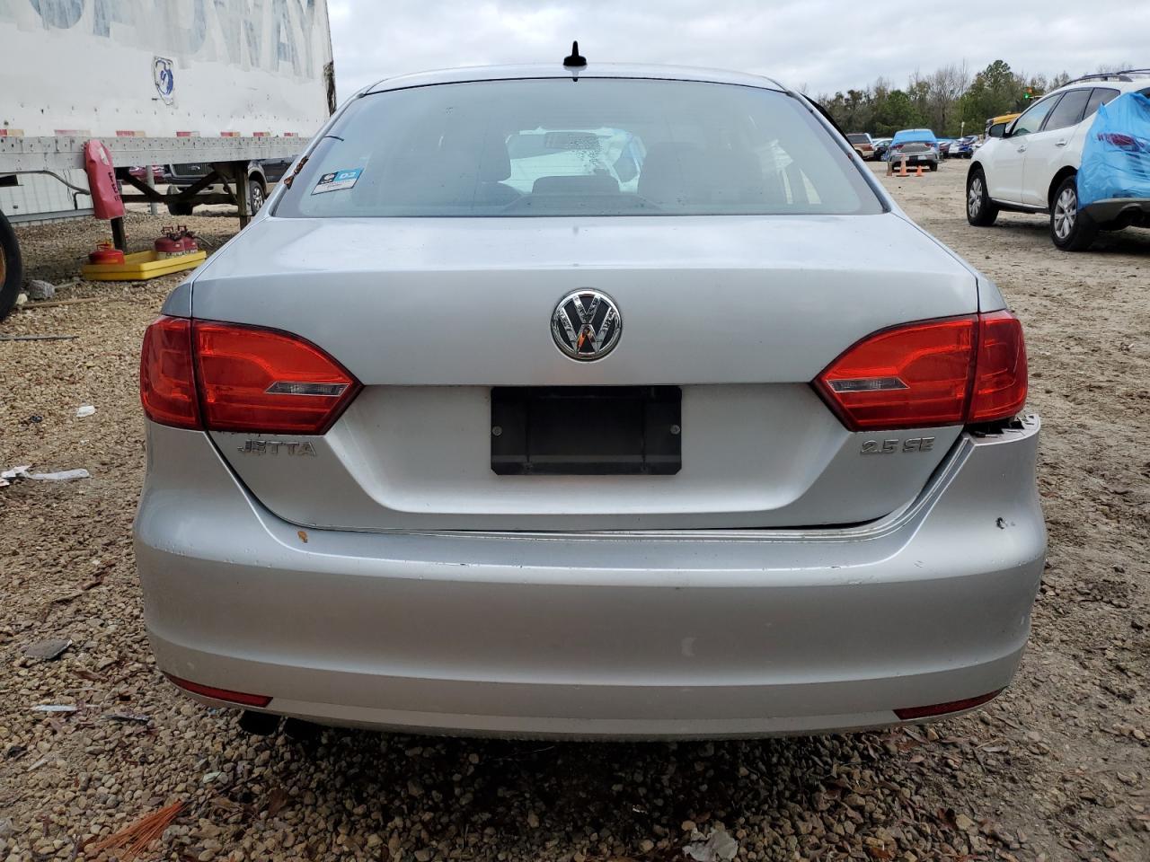 2011 VOLKSWAGEN JETTA
