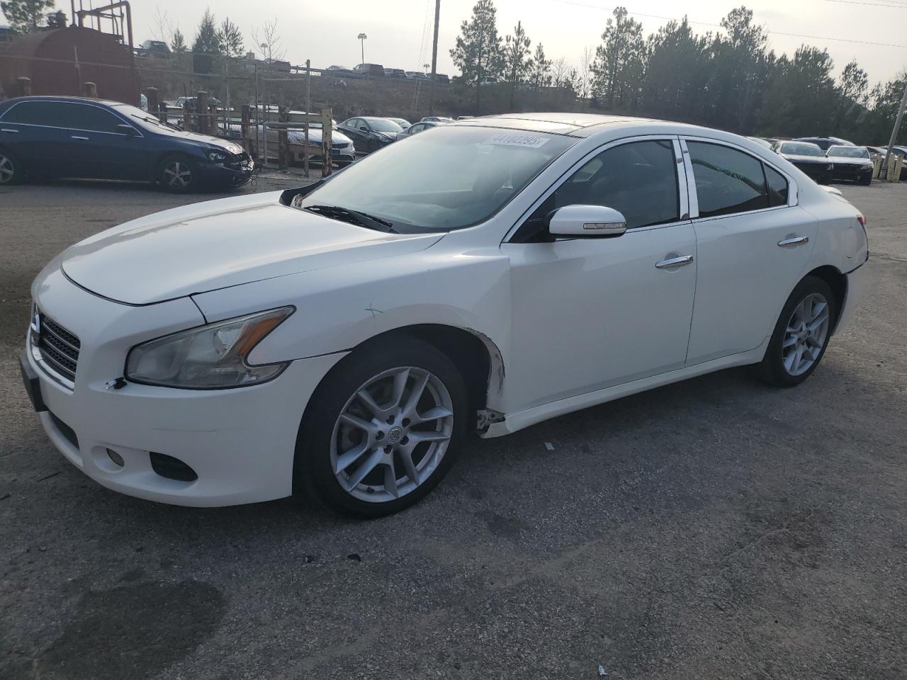 2010 NISSAN Maxima