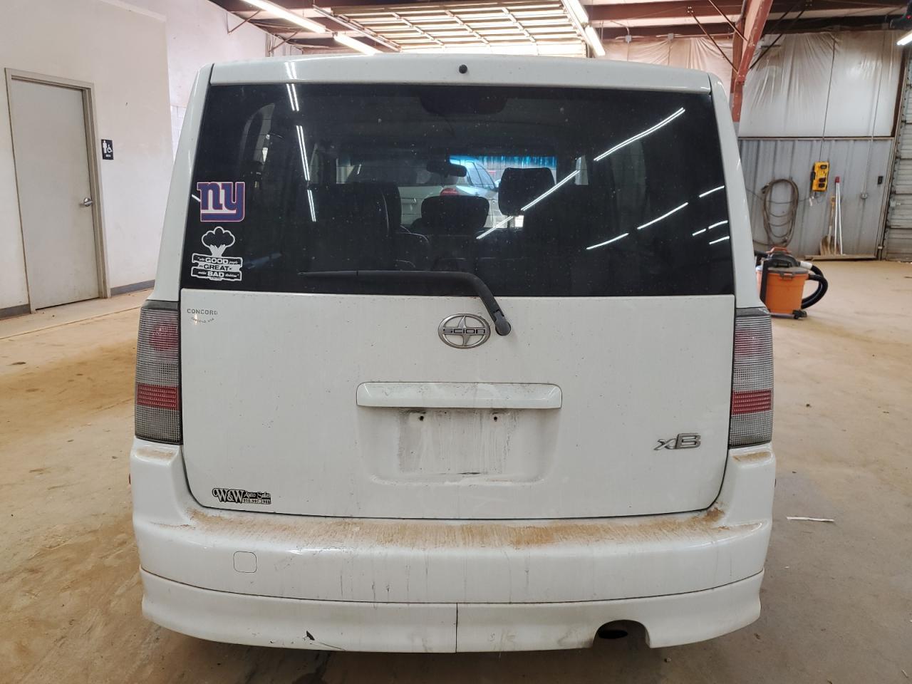 2005 TOYOTA SCION