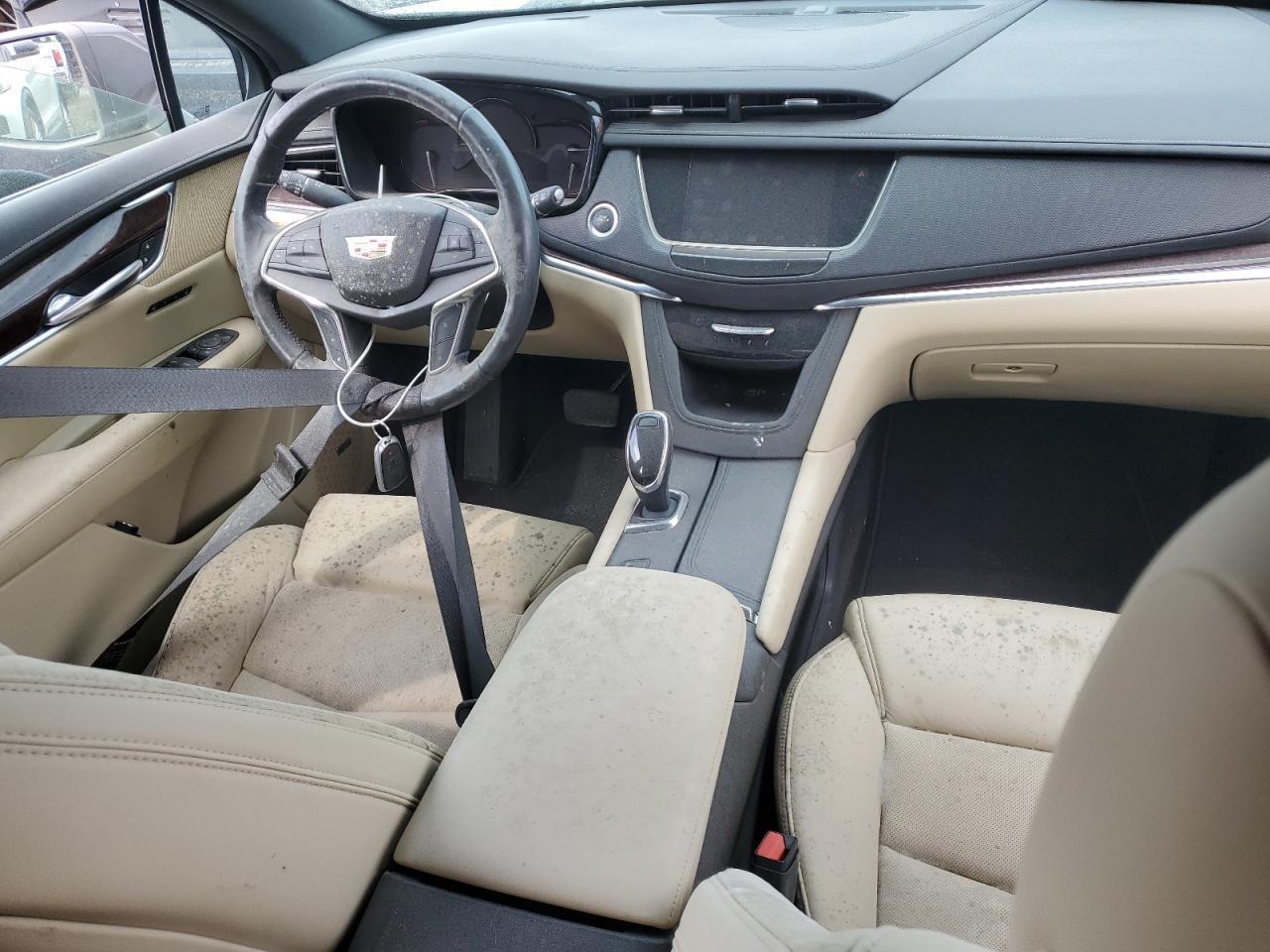 2017 CADILLAC XT5