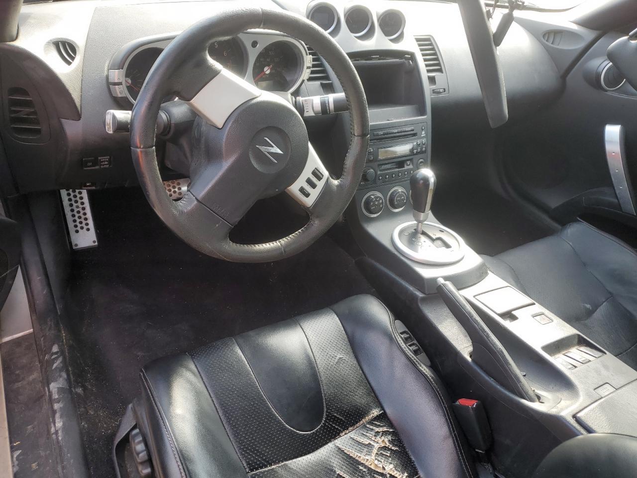 2004 NISSAN Z
