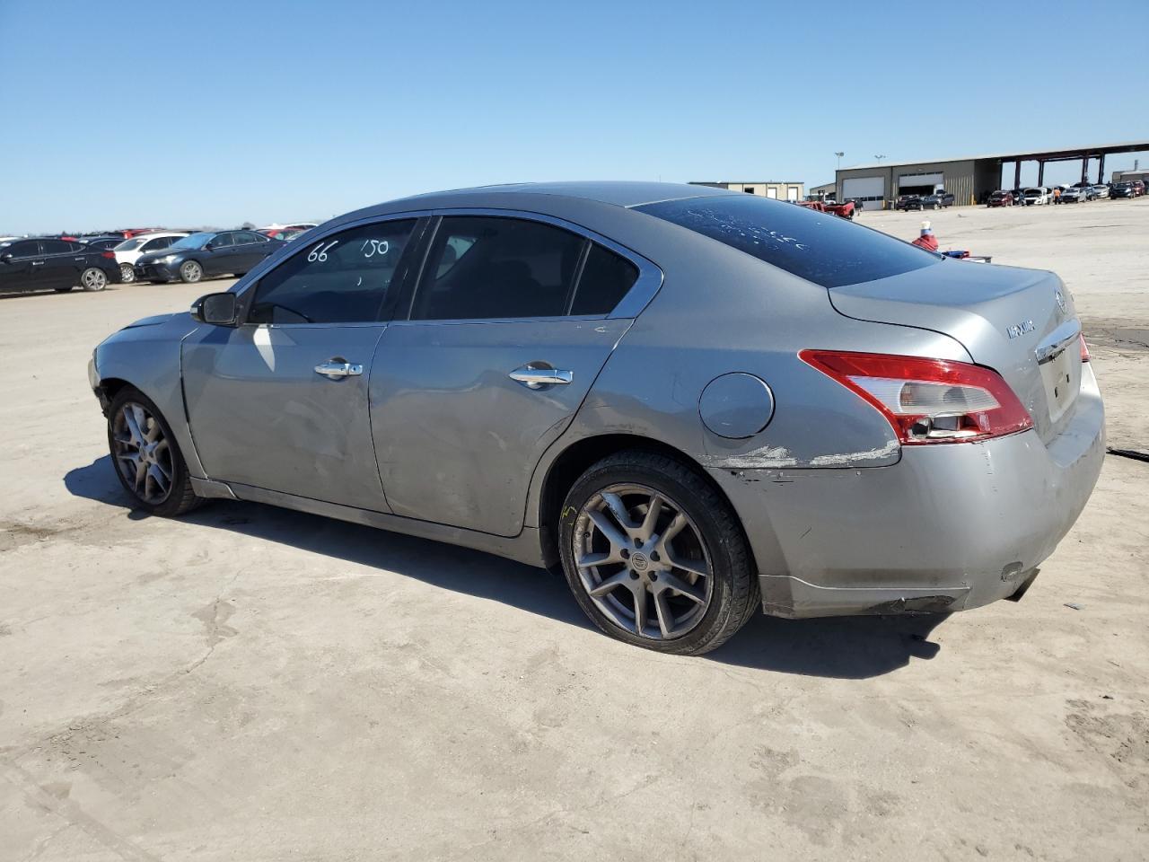 2009 NISSAN Maxima