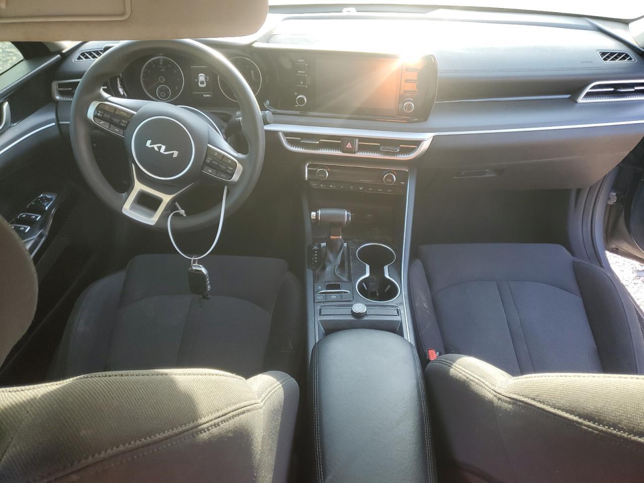2022 KIA K5