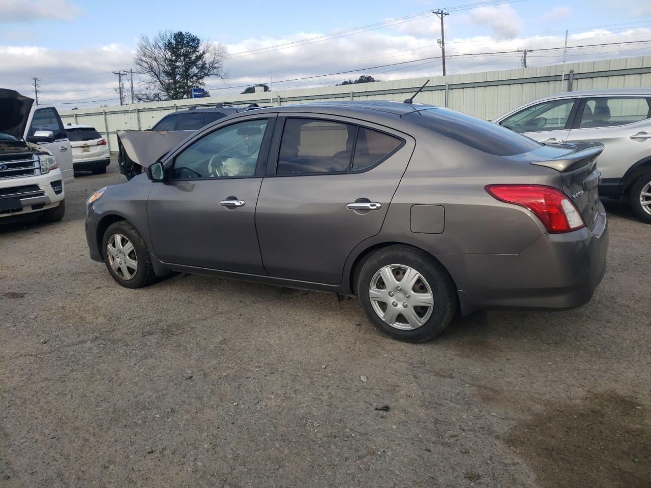 2017 NISSAN VERSA