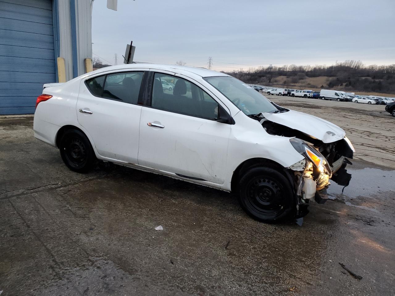 2017 NISSAN VERSA