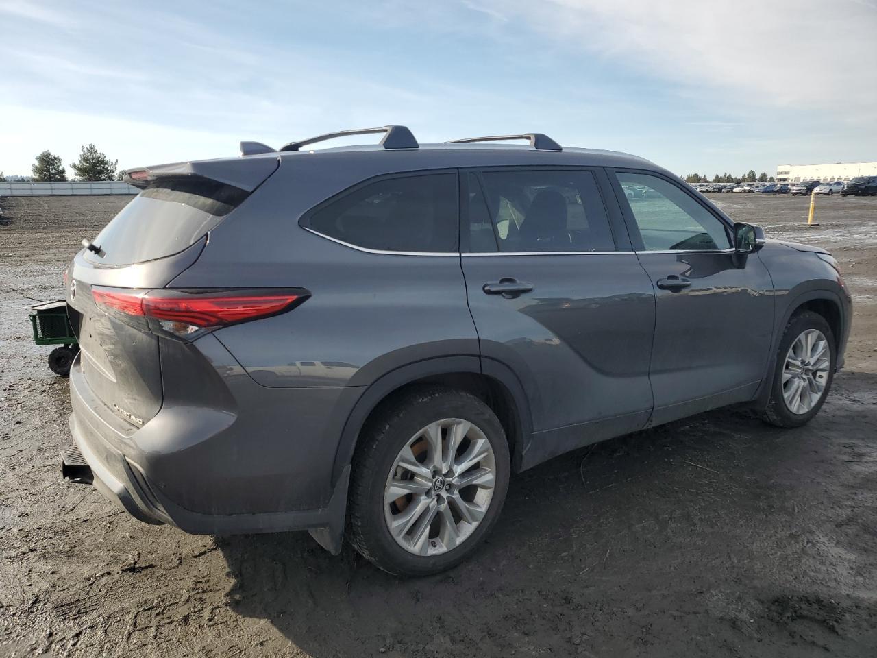 2022 TOYOTA HIGHLANDER