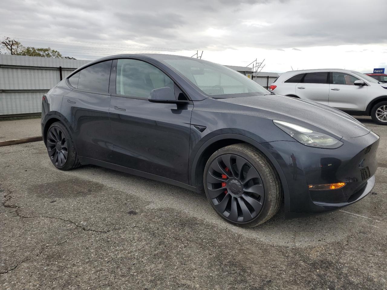 2024 TESLA MODEL Y