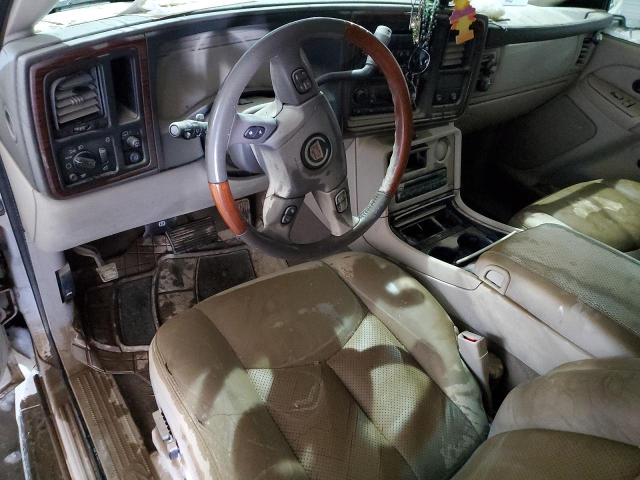 2004 CADILLAC ESCALADE