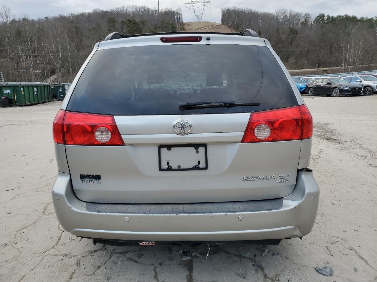 2009 TOYOTA SIENNA