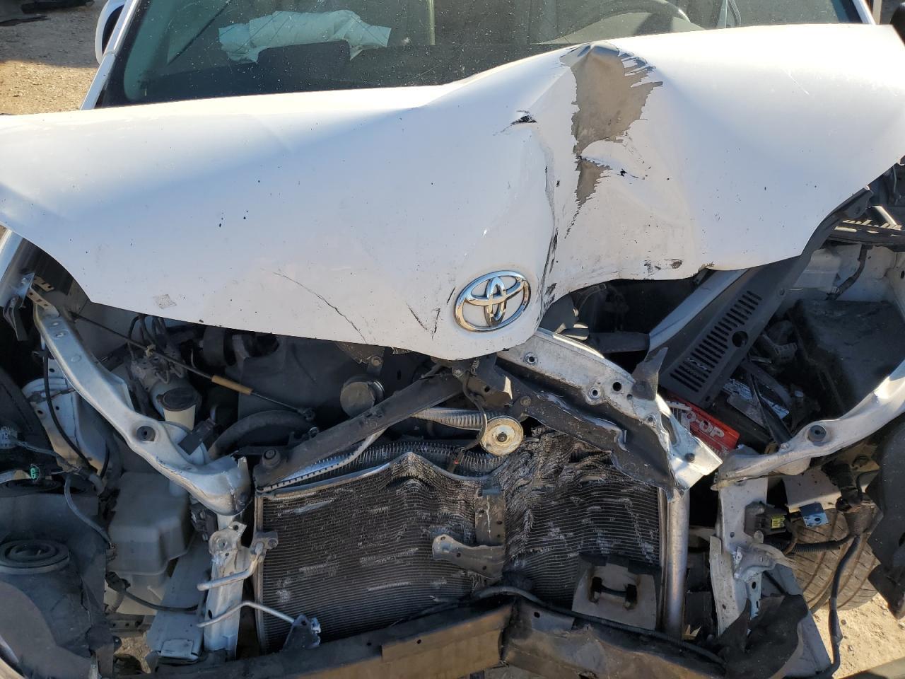 2013 TOYOTA SIENNA