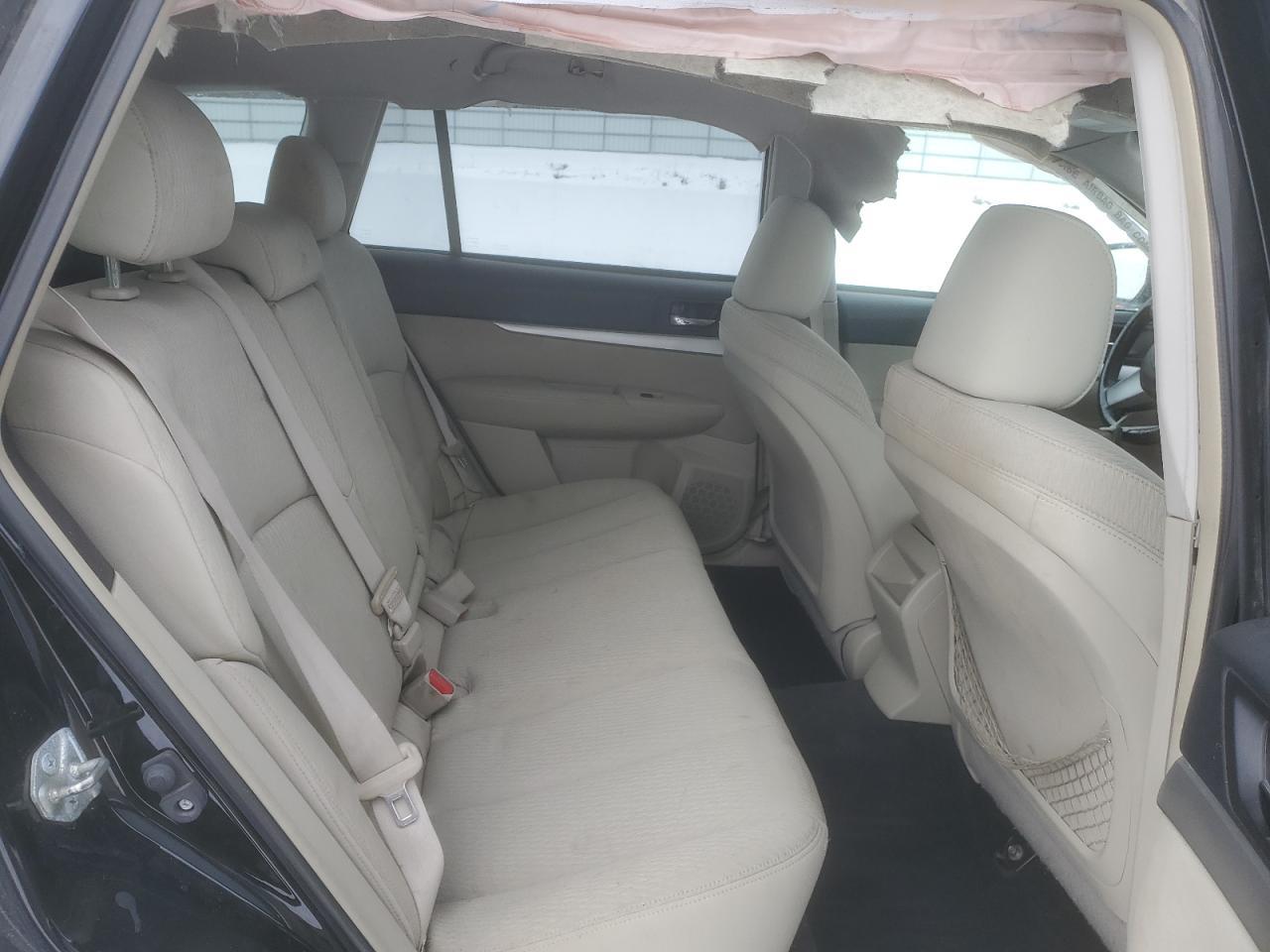 2010 SUBARU Outback