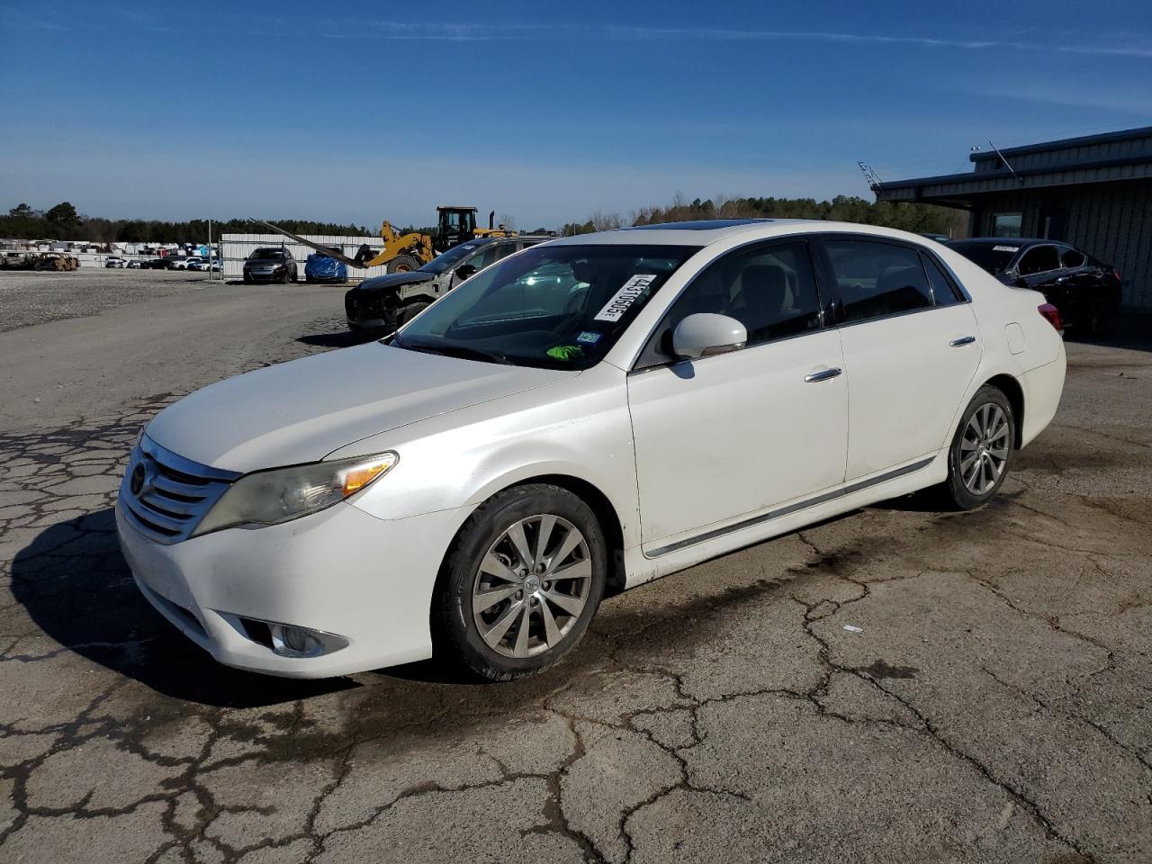 2011 TOYOTA Avalon