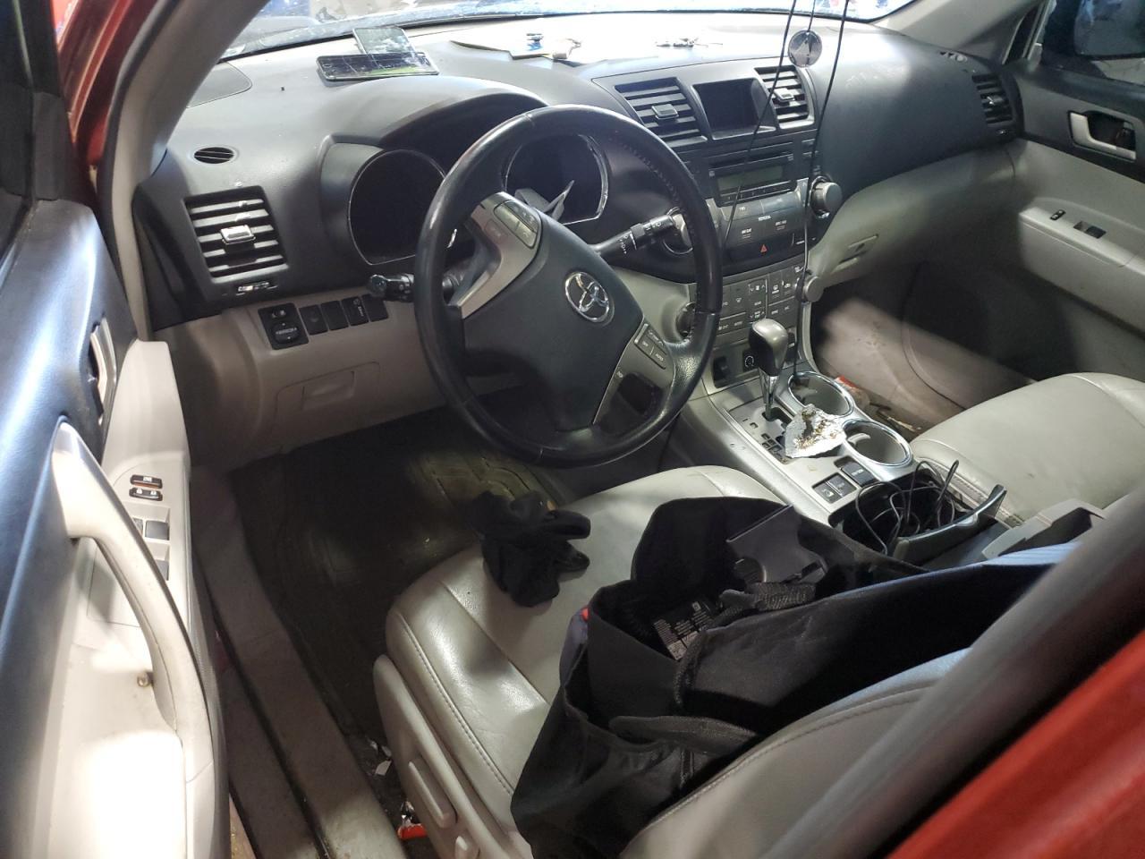 2010 TOYOTA HIGHLANDER