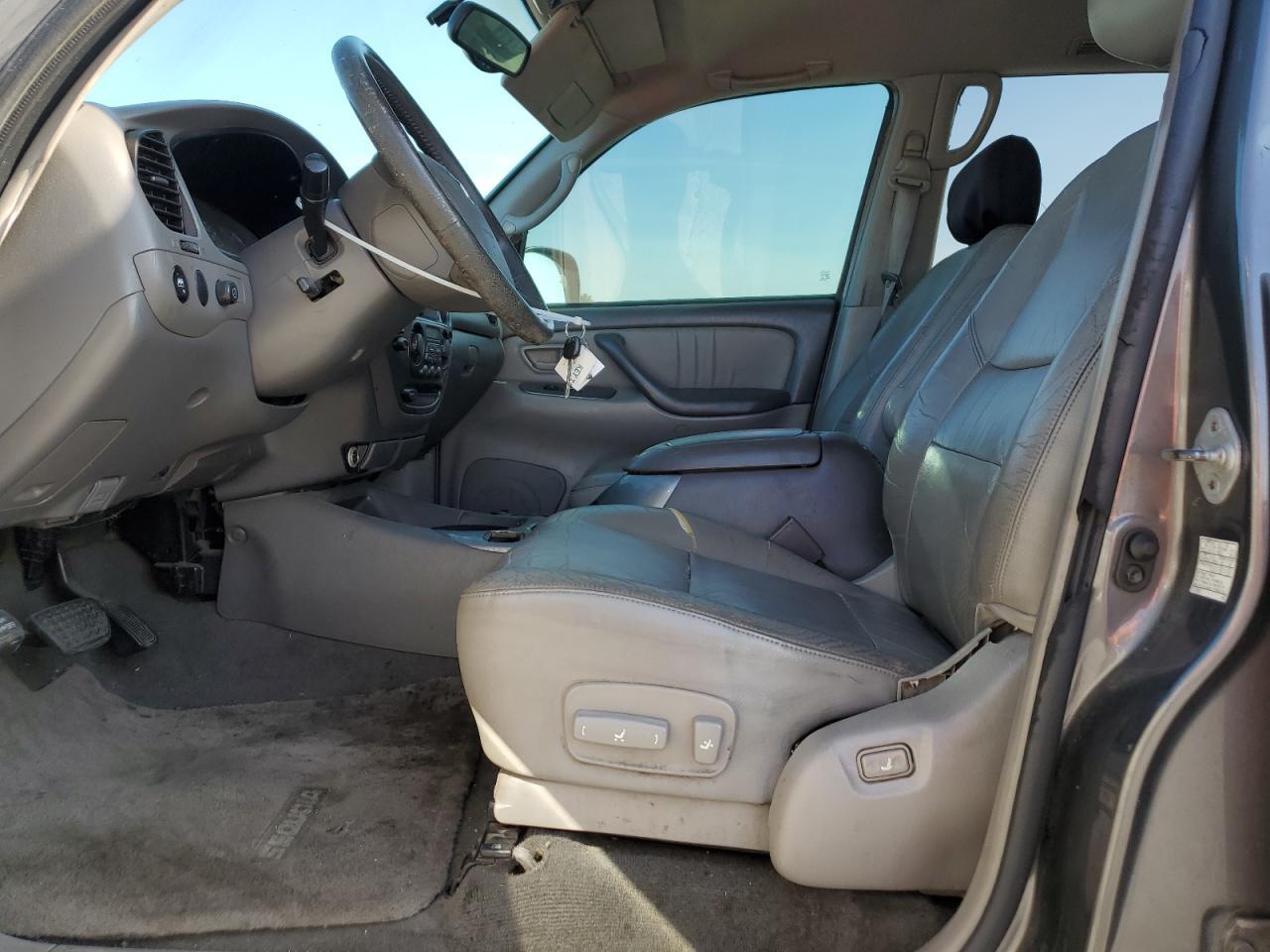 2003 TOYOTA Sequoia