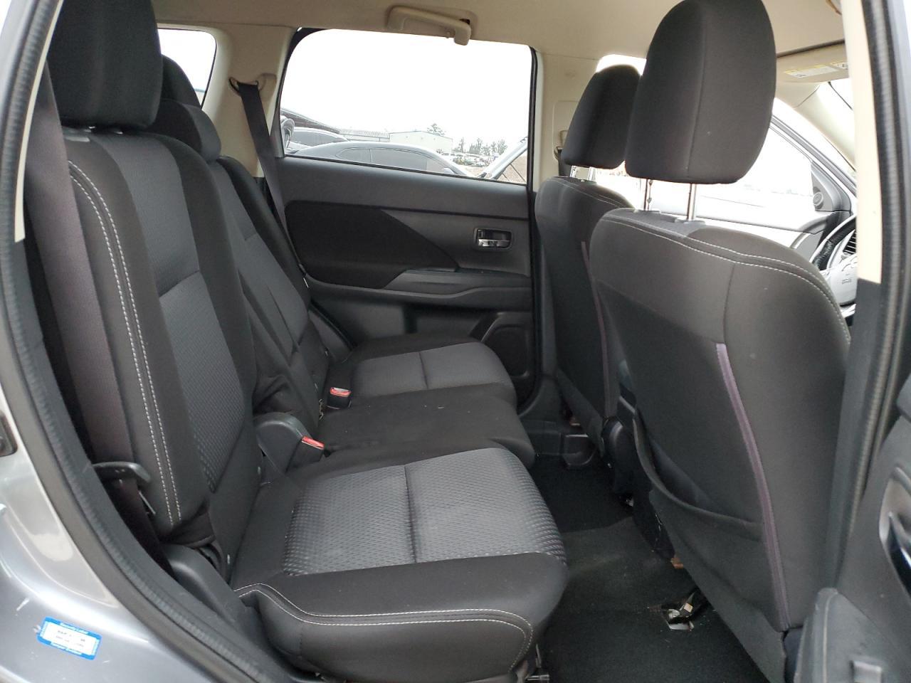 2016 MITSUBISHI outlander