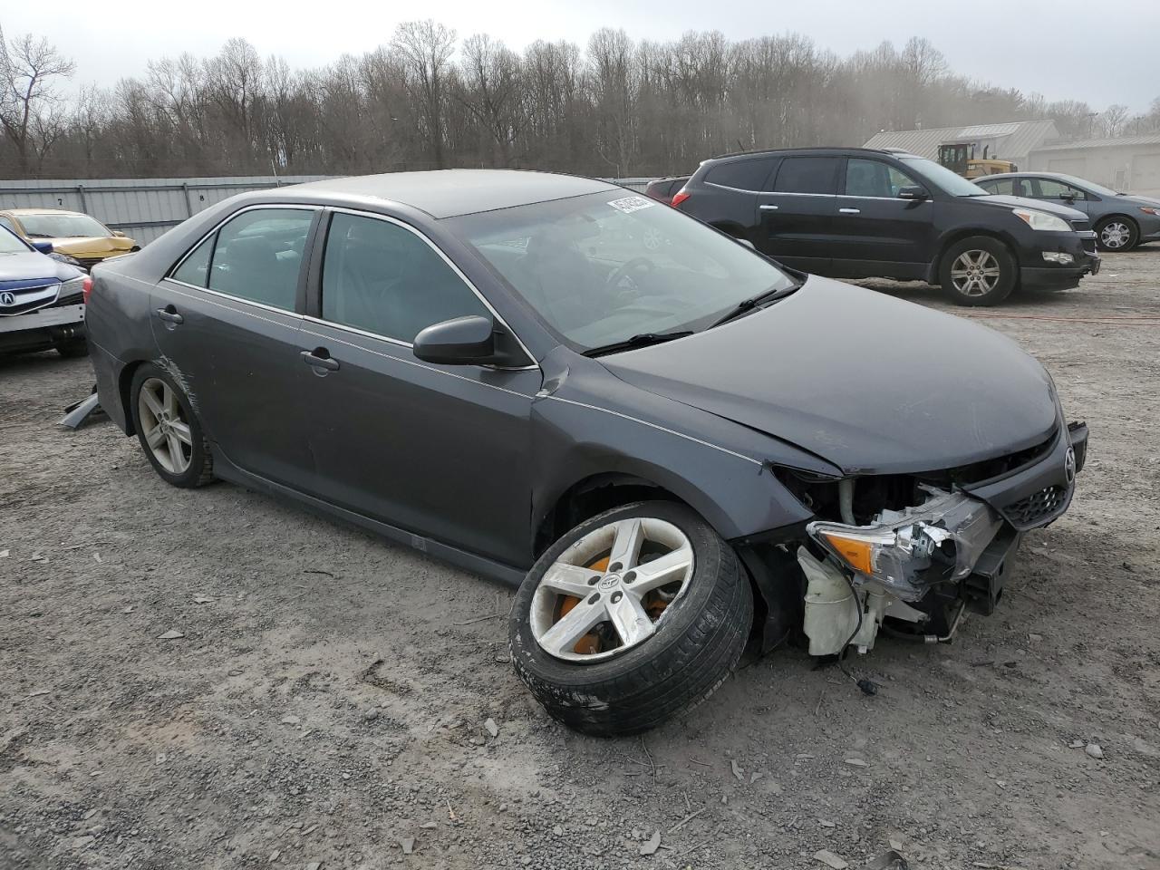 2014 TOYOTA CAMRY