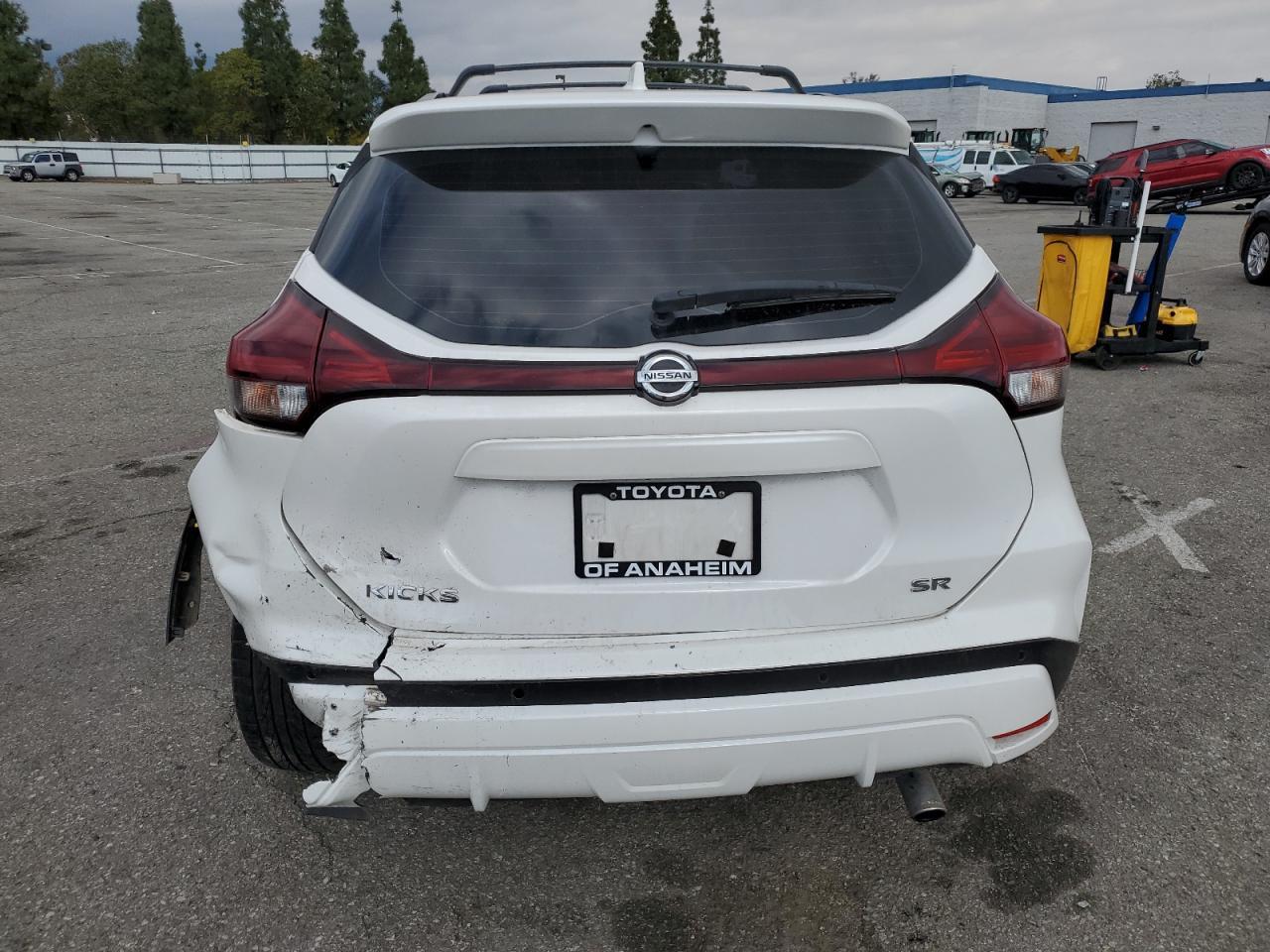 2021 NISSAN KICKS