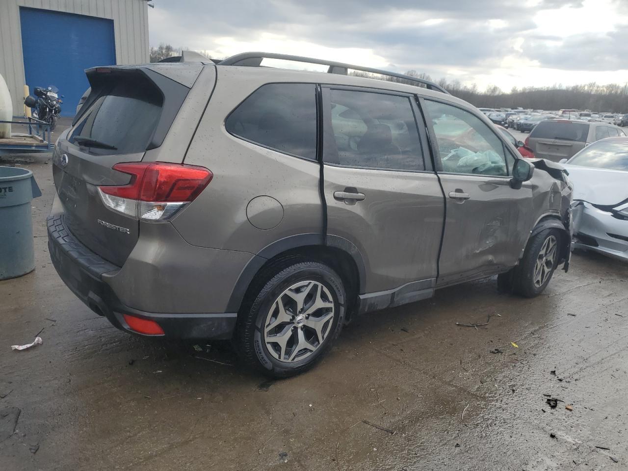 2021 SUBARU FORESTER