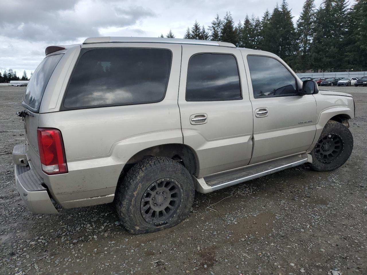 2004 CADILLAC ESCALADE