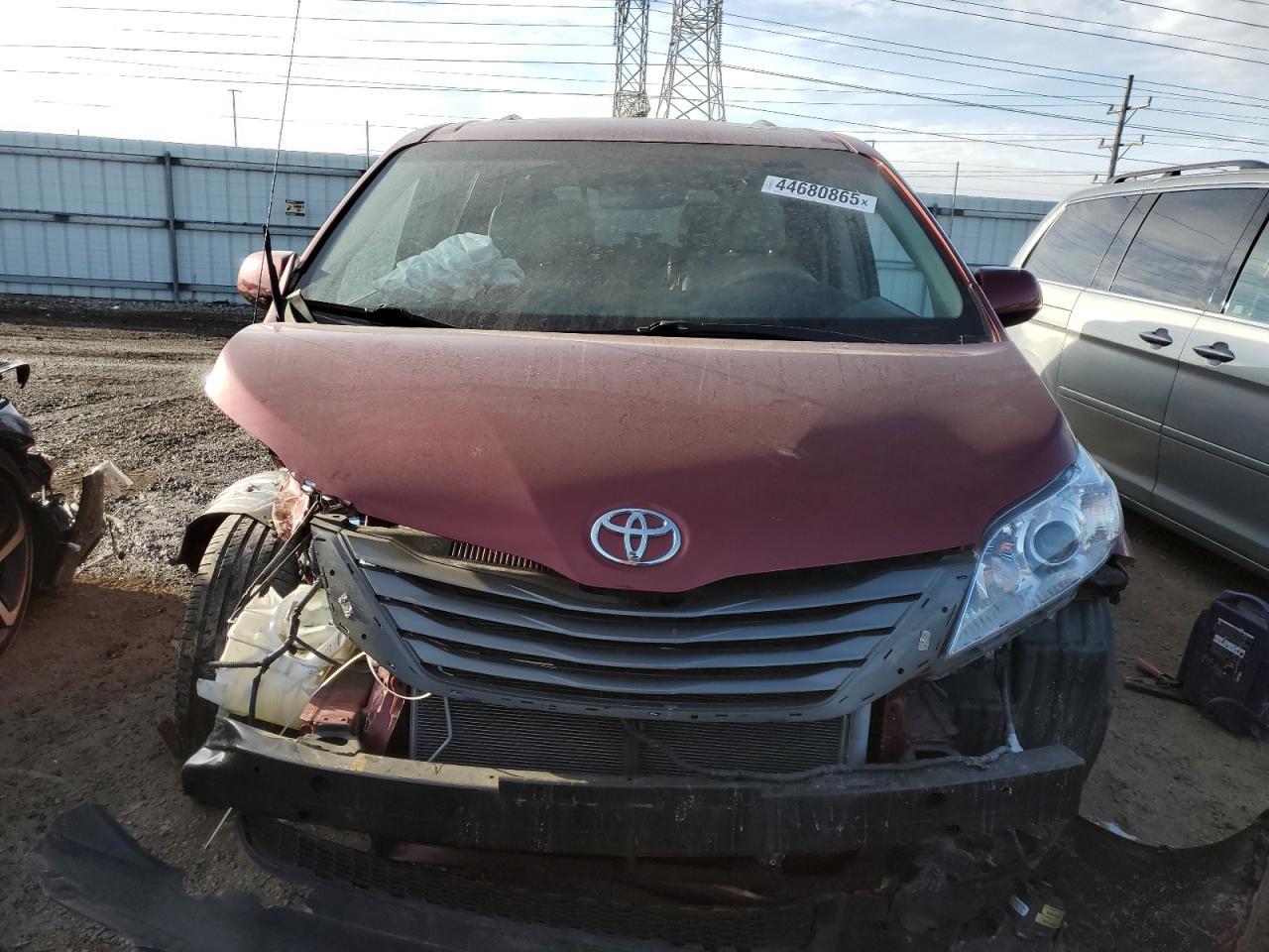 2012 TOYOTA SIENNA