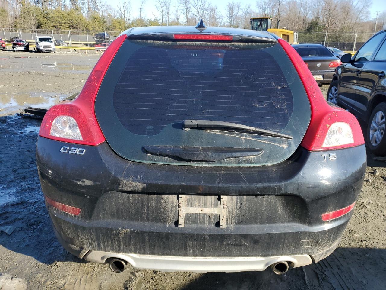 2011 VOLVO C30