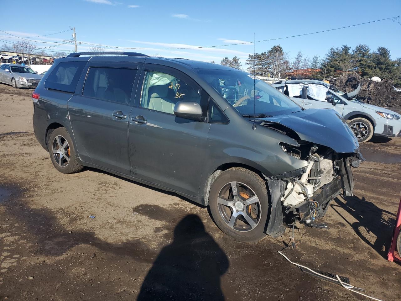 2011 TOYOTA SIENNA