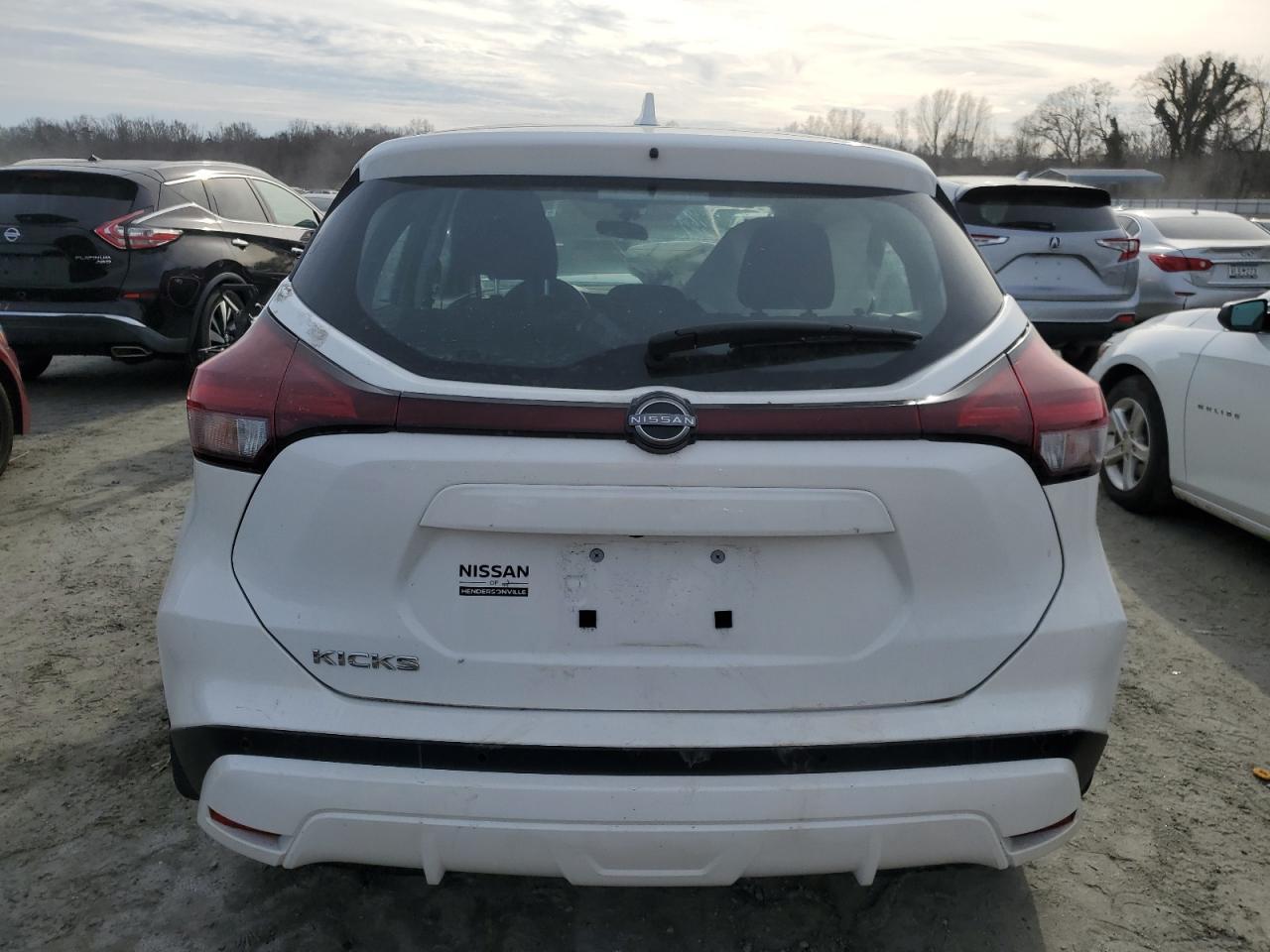 2024 NISSAN KICKS