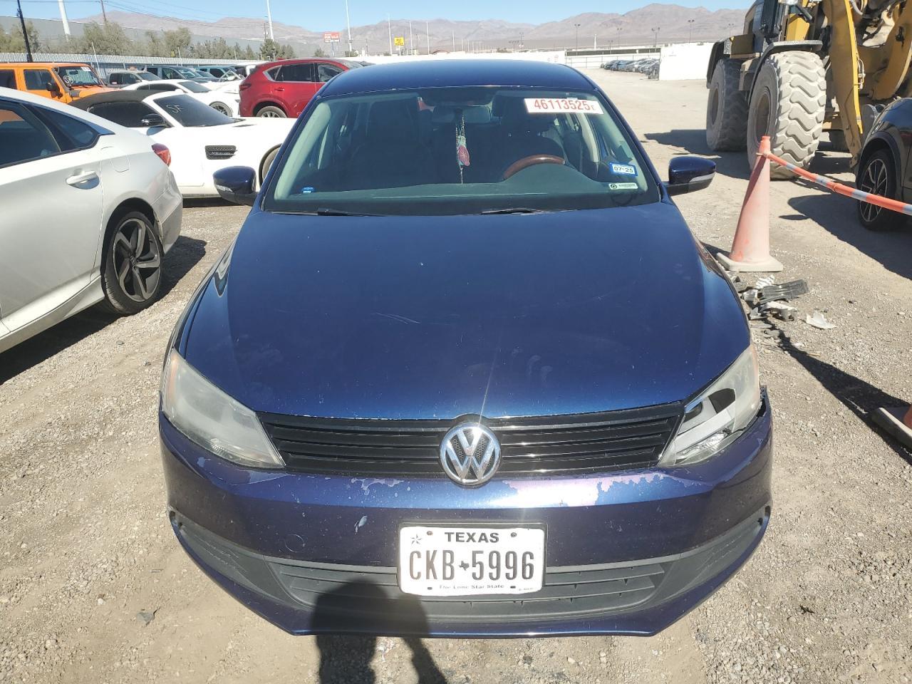 2011 VOLKSWAGEN JETTA
