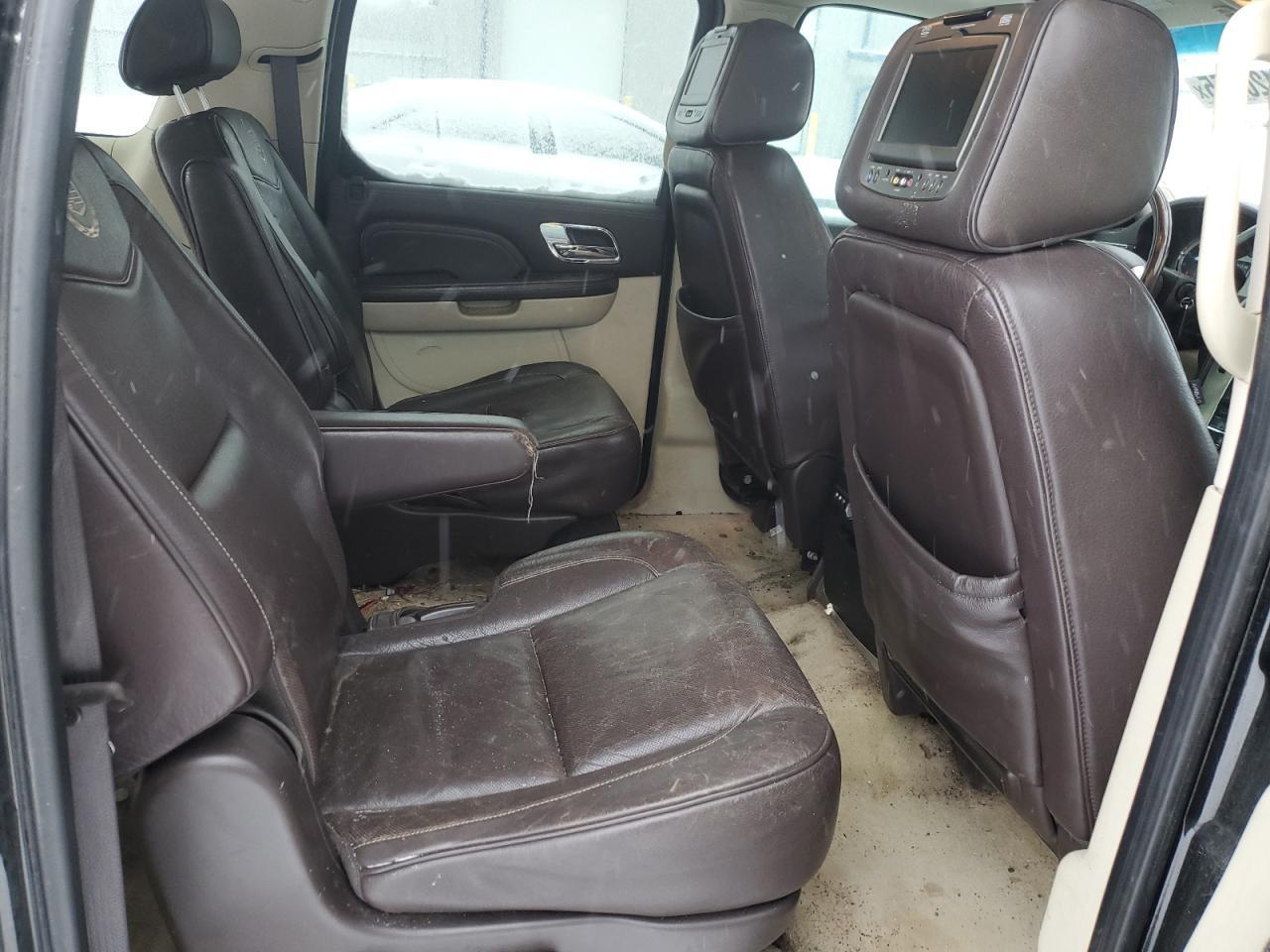 2010 CADILLAC Escalade ESV
