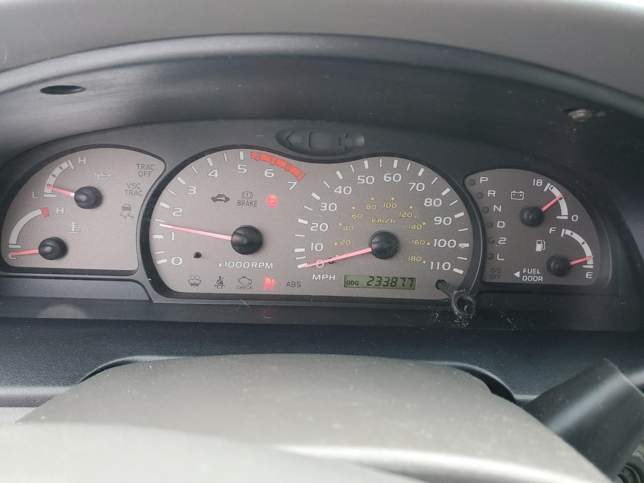 2003 TOYOTA Sequoia