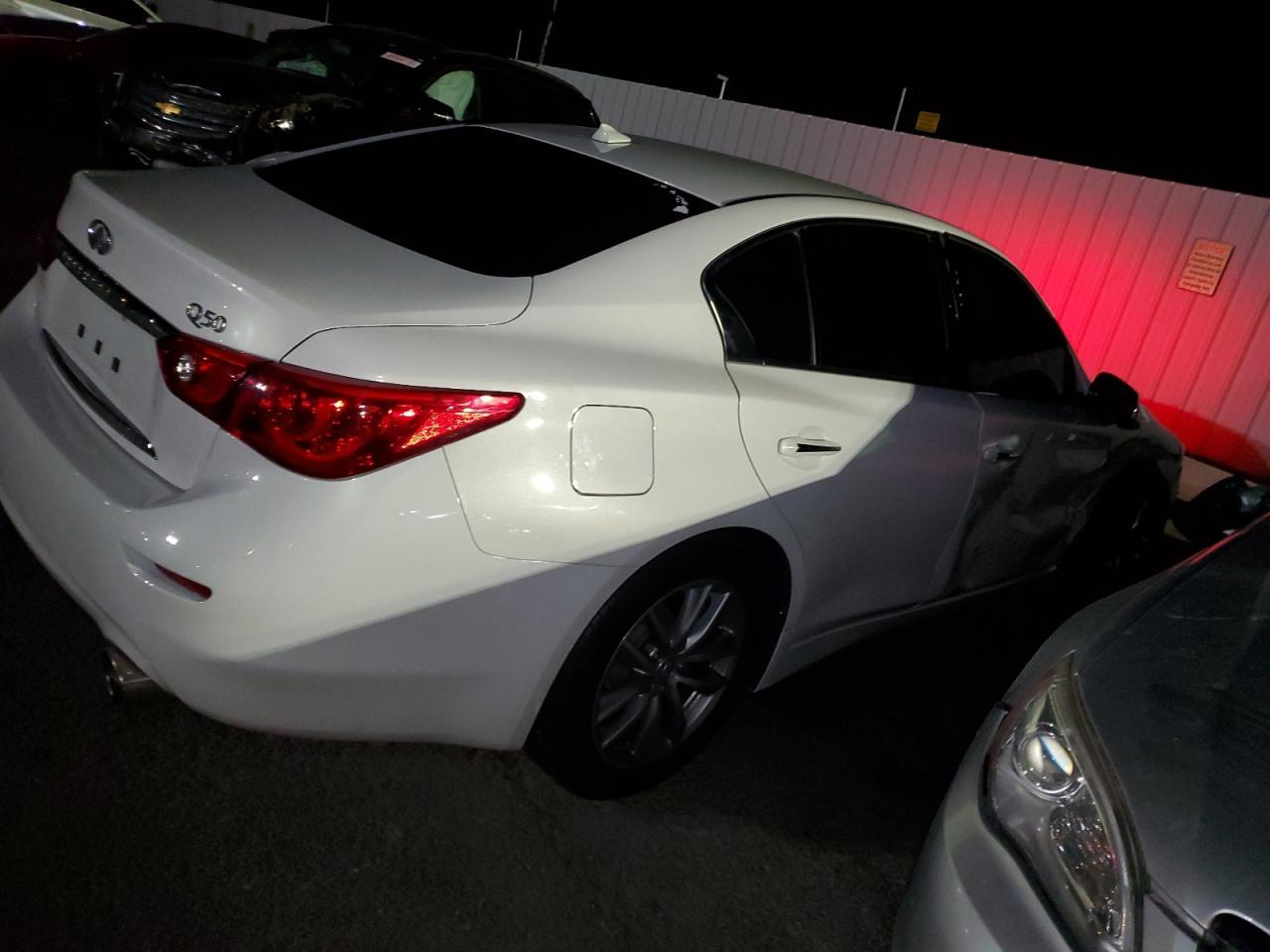 2015 INFINITI Q50