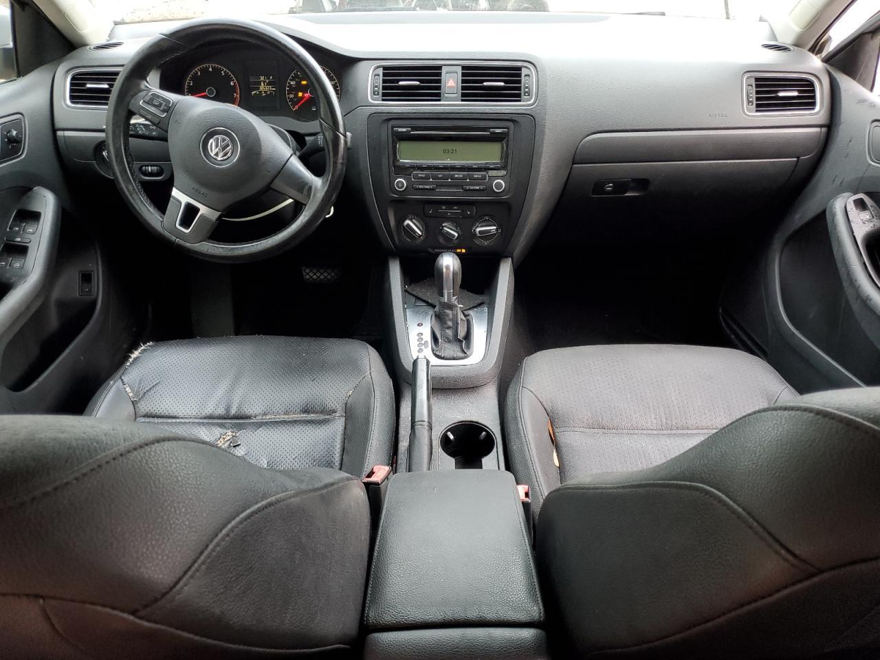 2011 VOLKSWAGEN JETTA